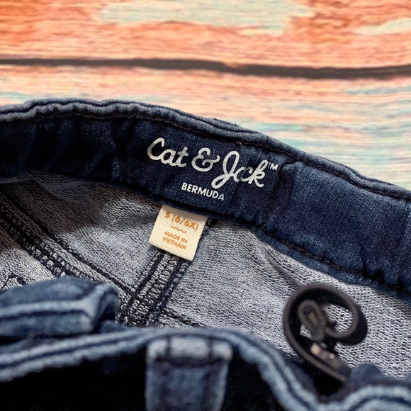 Cat & Jack Graphic T-Shirt & Bermuda Pants - Picture 2 of 5